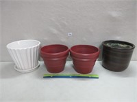 COLORFUL PLANT POTS