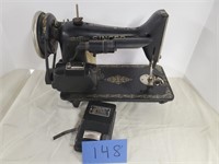 Vintage Singer Sewing Machine with foot pedal