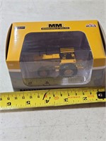 Minneapolis Moline 1:64 spec.cast tractor NIB