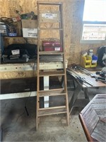 6Ft Wood Step Ladder