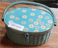 WICKER SEWING BASKET WITH BUTTONS & ACCESSORIES