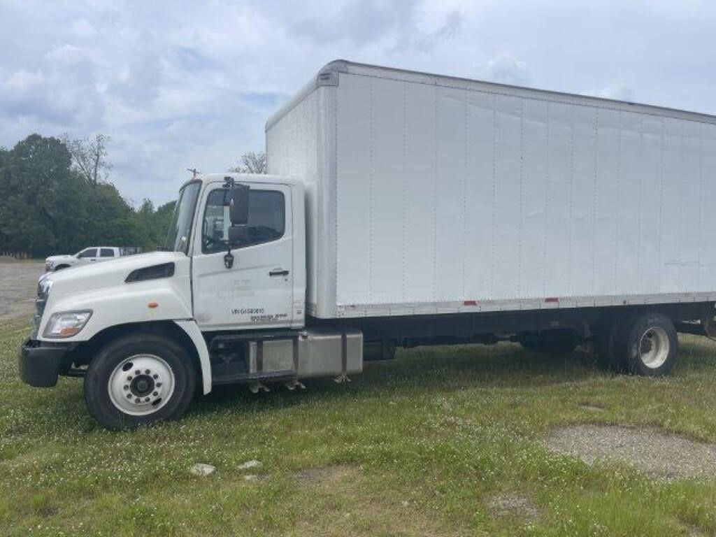 2016 Hino 268 Box Truck 26ft    Bank Repo