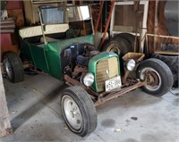 Old Roadster on Model T Chassis