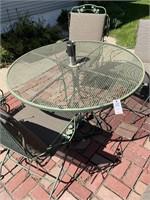 OUTDOOR WIRE TABLE & 4 CHAIRS W/ CUSHIONS