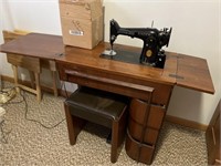 Vintage Singer Sewing Machine, works