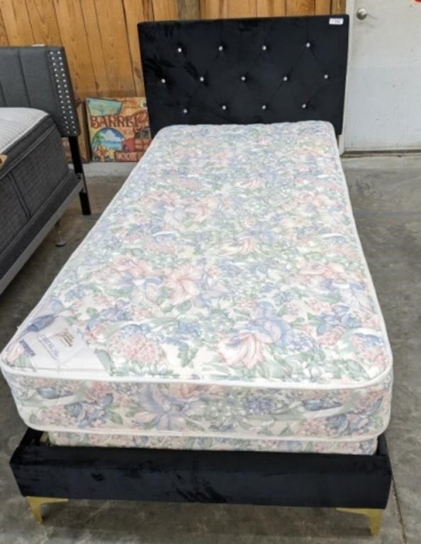 UPHOLSTERED TWIN BED