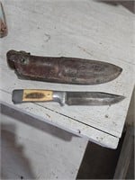 RH Ruana Bonner, antler handled knife w sheath