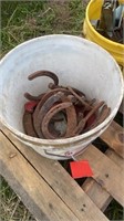 Horse shoe bucket lot