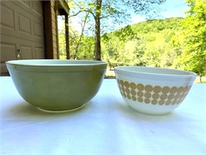 Two Pyrex Bowls
