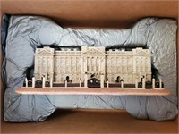 Lilliput Lane Buckingham Palace In Box