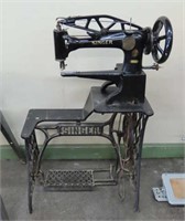 Singer Industrial / Leather Sewing Machine