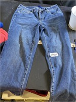 Apt 9 Size 8 Jeans