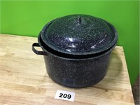 Large Vintage Enameled Cooking Pot