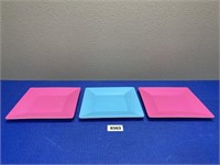 3 Plastic Square Dinner Plates 10" Square