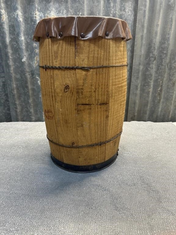 Mini wood barrel with leather top