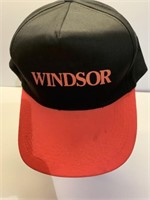 Windsor snap to fit ball cap appears to be new