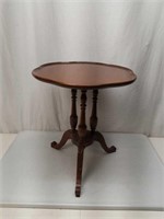 Pie Crust Solid Wood Victoria Style Table