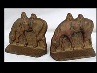TWO IRON NON MATCHING HORSE BOOK ENDS