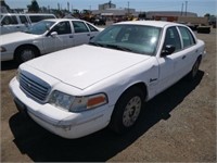 2003 Ford Crown Victoria Sedan