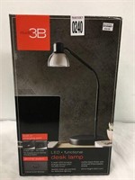 STUDIO 3B-LED FUNCTIONAL DESK LAMP