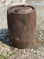 Metal standard oil barrell