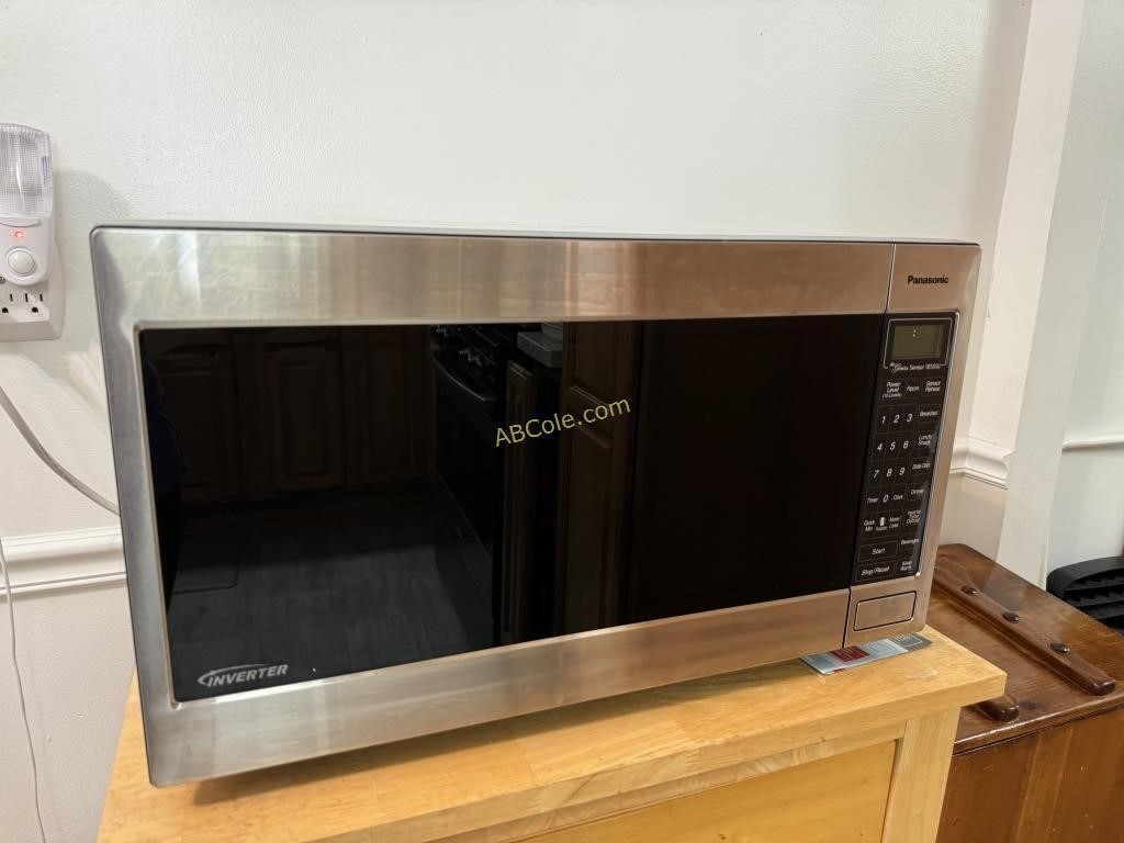 Panasonic stainless/black 1250 watt microwave