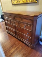 NICE WOOD BUFFET / DRESSER