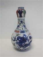 Chinese Wucai garlic neck porcelain vase