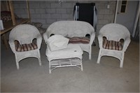 4 Piece Wicker Set with Cushions