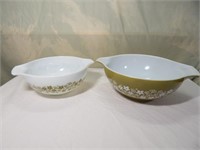 *Classic Pyrex Bowls