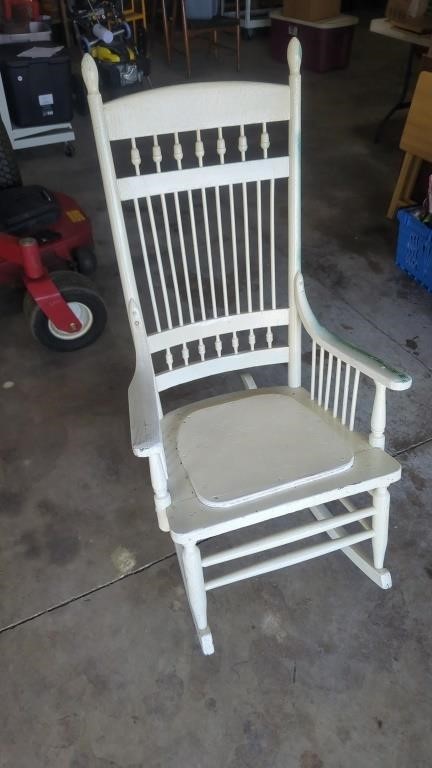 ROCKING CHAIR