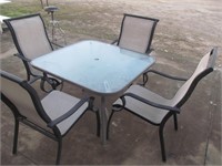 Patio table w. 4 chairs