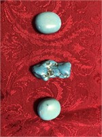Lot of three turquoise-style beads