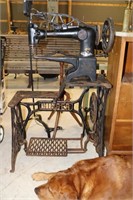 Cast Iron Commercial Singer Sewing Machine (Bring