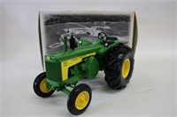 JOHN DEERE 830 DIESEL TRACTOR ERTL 1/16