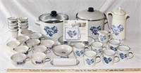 LOT - PFALTZGRAFF "YORKTOWNE" CHINA & ACCESSORIES