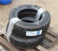 (2)Kumho 245/65R17 Tires