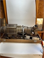 GoldE film and slide industrial projector