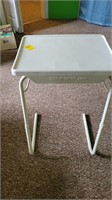 Plastic tablemate table