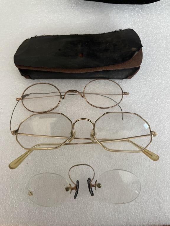 Antique lot of wire rim glasses