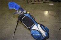 DUKE BLUE DEVILS BAG WITH WILSON IRONS AND