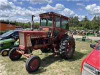 Farmall 706 Tractor with Cab