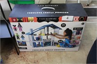 30” mansion doll house