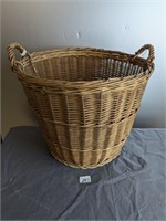 Large Basket With Handles / Laundry
