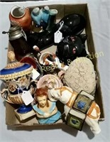 Box of Glassware & Knicknacks