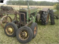 JD AR vintage tractor, engine stuck, parts missing