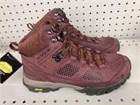Vasque vibrant size 9 womens hiking boot