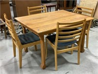 Wood table w/4-chairs
47 x 36 x 29
Table