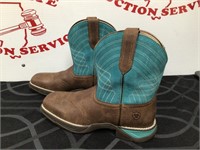 Ariat Women’s 7B Turquoise & Brown Cowboy Boots