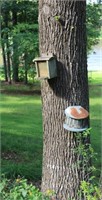 2 Bird Feeders